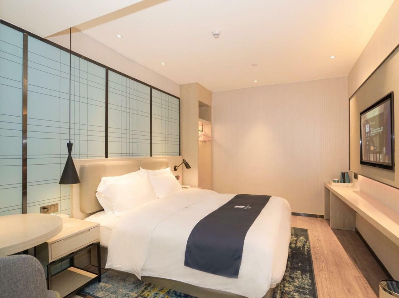 Echarm International Hotel Canton Tower Pazhou Convention And Exhibition Center Lujiang Subway Metro Branch - Free Shuttle Bus To Canton Fair Complex During Canton Fair Period Гуанчжоу Экстерьер фото